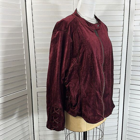 Torrid Jacket Size 4 4X Moto Burgundy Velvet Jacket NWOT - Picture 8 of 16